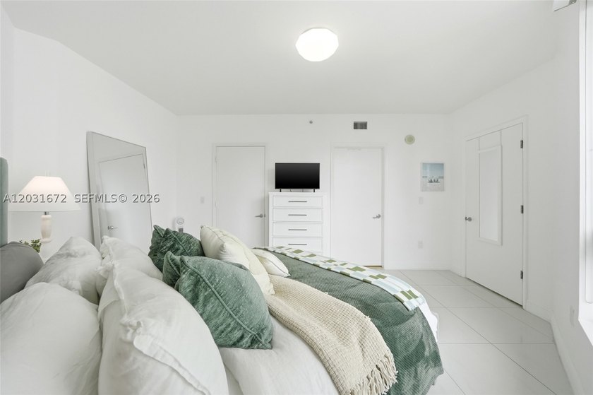 Wake up above it all. Two floors below the penthouse at the - photo 24
