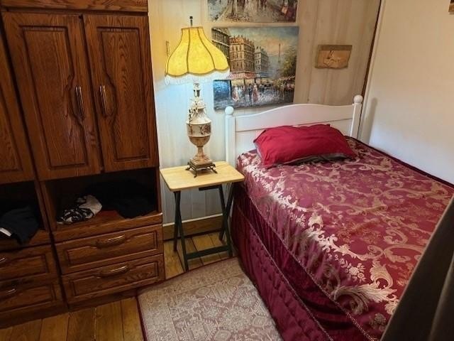 Oakland Beach offers unlimited potential with this 3 bed 1 bath - photo 5