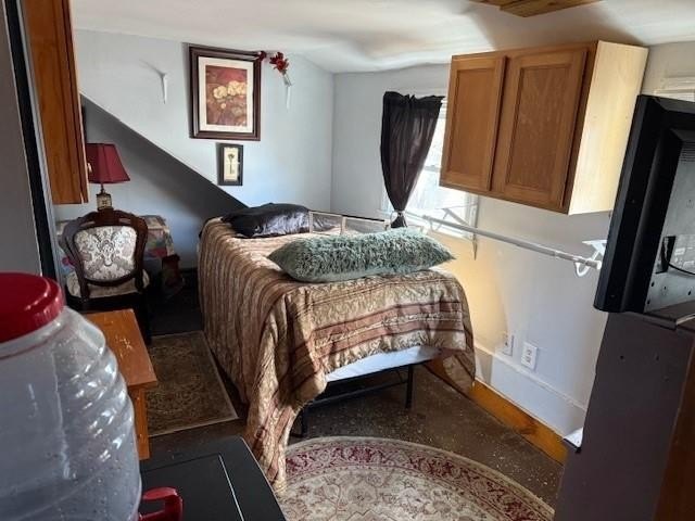 Oakland Beach offers unlimited potential with this 3 bed 1 bath - photo 6