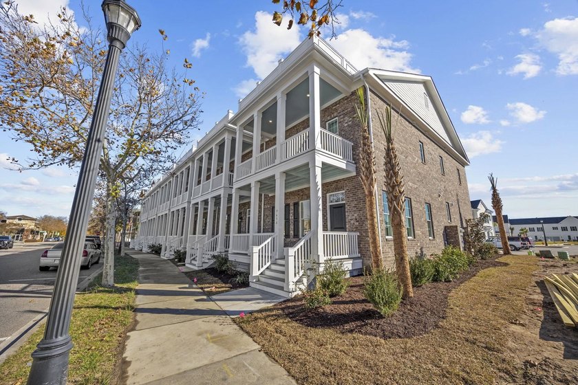 Welcome to Market View, a small-scale townhome community - photo 2