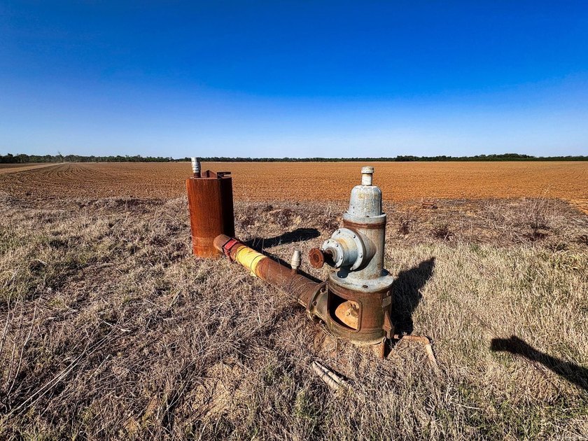 Located just 3 miles from Bradford, this highly productive 368 - photo 8