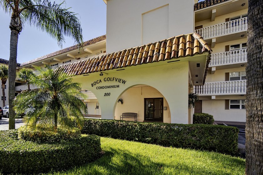 Wonderful Downtown Boca Raton Location, Short Stroll to - photo 3