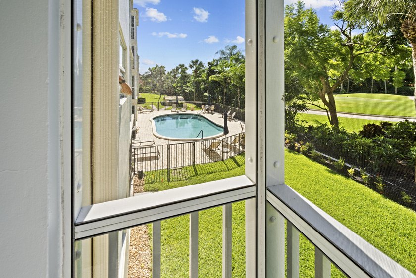 Wonderful Downtown Boca Raton Location, Short Stroll to - photo 7