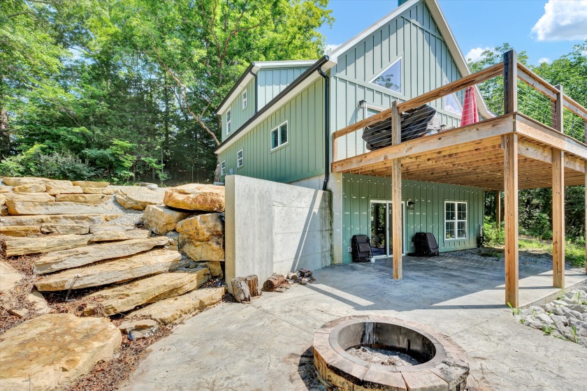 Lake house with Transferrable dock and easy access to ramp - photo 4