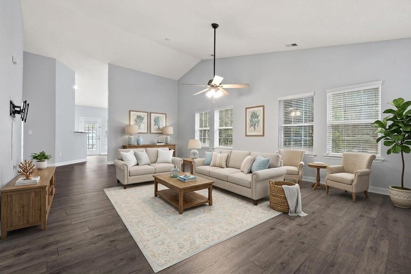 Welcome to 152 Rose Water Loop - a beautiful, move-in ready - photo 3