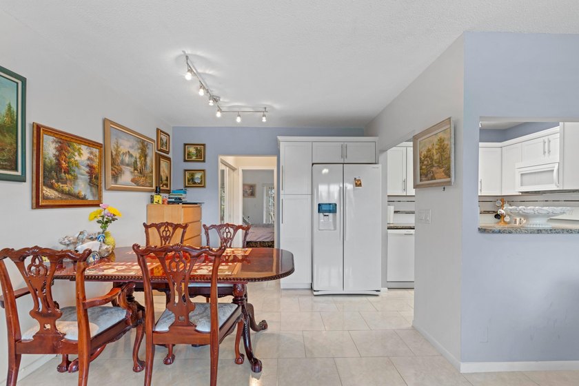 Remodeled one bedroom condo featuring garden view from the - photo 4