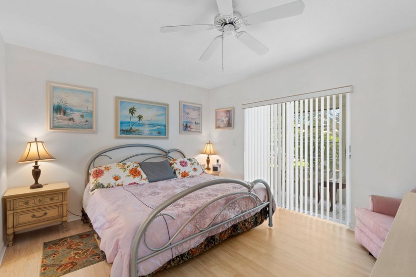 Remodeled one bedroom condo featuring garden view from the - photo 6