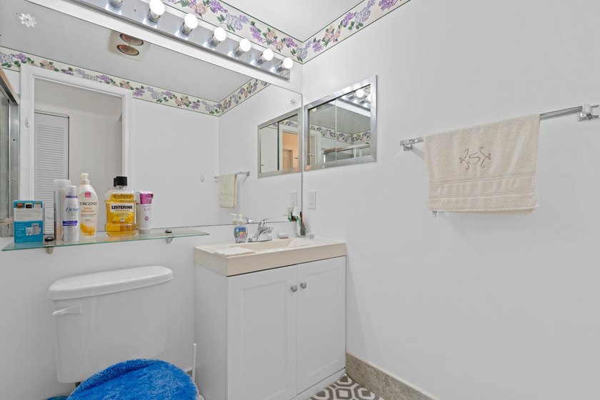 Remodeled one bedroom condo featuring garden view from the - photo 9