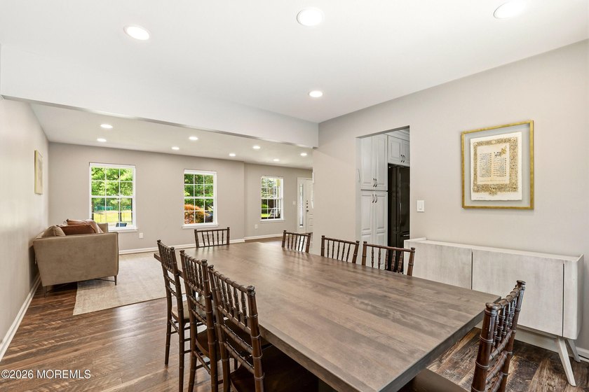 Welcome to this spacious and beautifully maintained 4-bedroom, 2 - photo 10