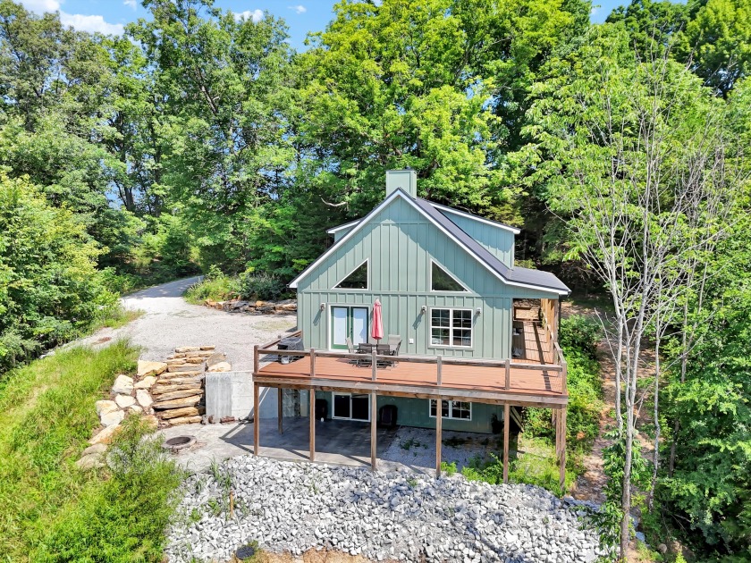 Lake house with Transferrable dock and easy access to ramp - photo 5
