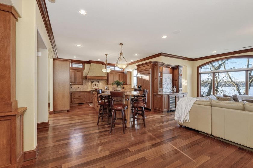 Custom-built with exceptional craftsmanship and finishes - photo 20