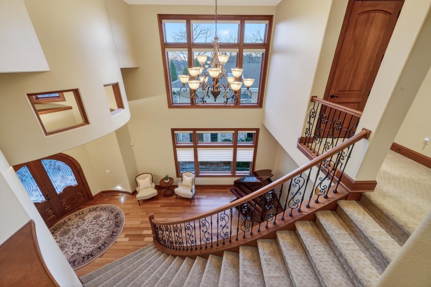 Custom-built with exceptional craftsmanship and finishes - photo 27