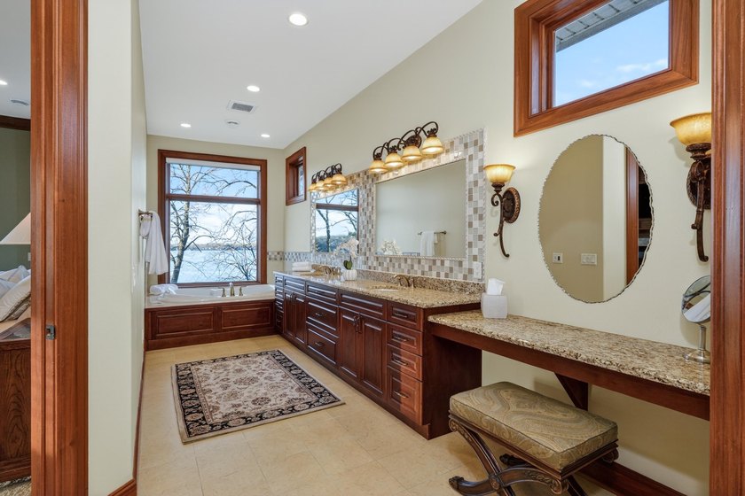 Custom-built with exceptional craftsmanship and finishes - photo 34