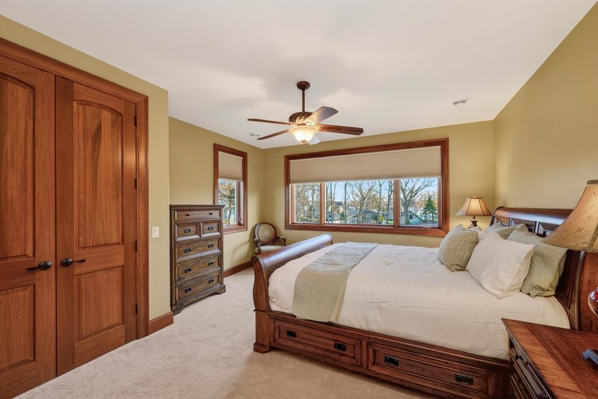 Custom-built with exceptional craftsmanship and finishes - photo 47