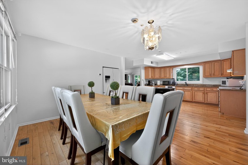Convenient and spacious, this 4-bedroom, 2-full-bath ranch home - photo 10