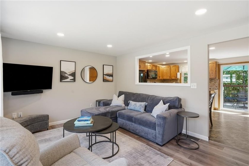 OFFER DEADLINE 7/14 AT NOON. This charming, move-in ready ranch - photo 5