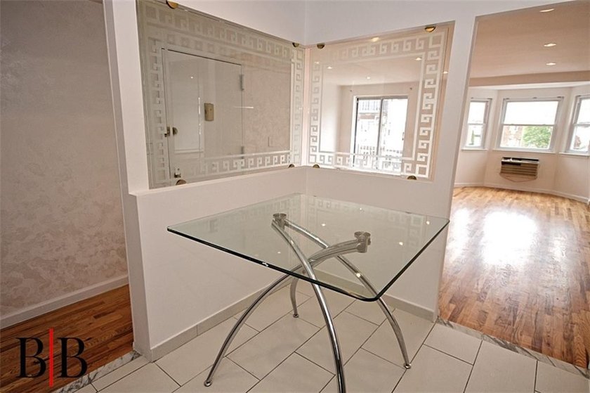 Bright and spacious 2-bedroom, 2-bath condo in the fully gated - photo 12