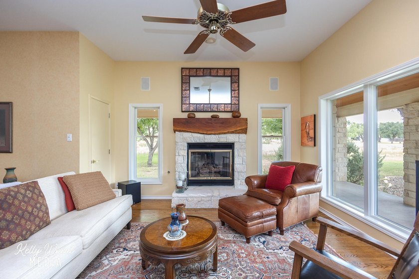 Welcome home to this stunning Harvest Construction custom home - photo 17