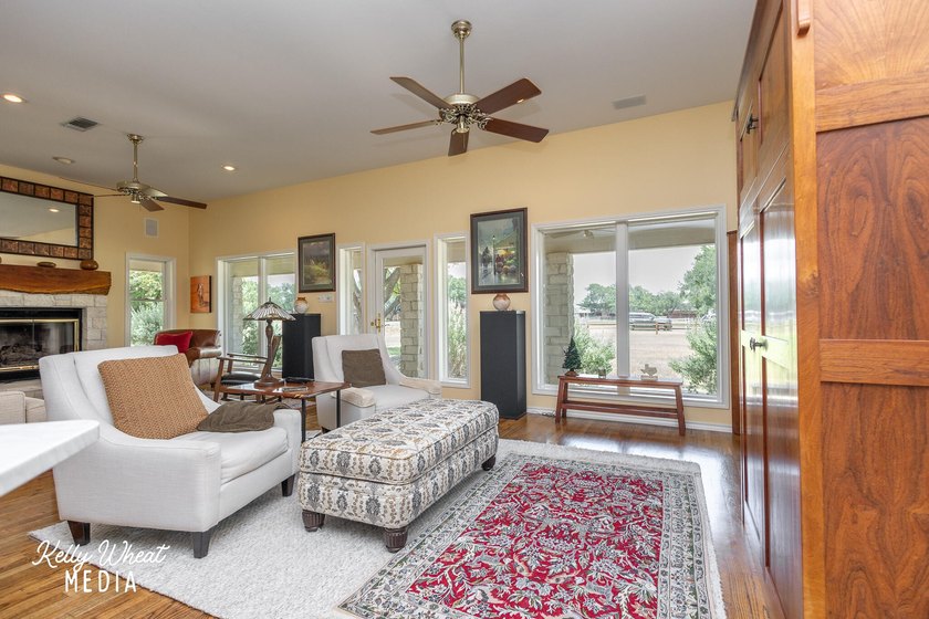 Welcome home to this stunning Harvest Construction custom home - photo 22