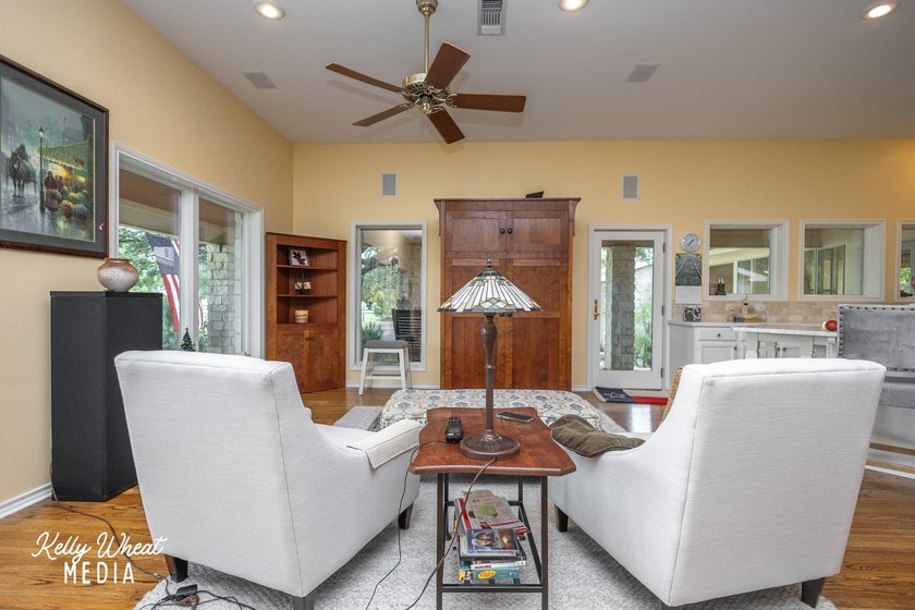 Welcome home to this stunning Harvest Construction custom home - photo 24