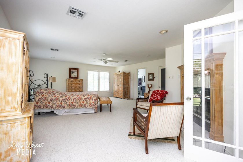 Welcome home to this stunning Harvest Construction custom home - photo 34