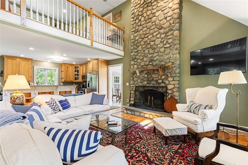 Modern Cape Cod with Southern Lowcountry flair in sought-after - photo 9