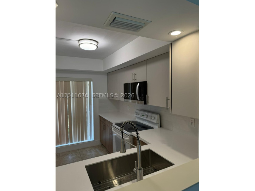 BEAUTIFUL 2 BEDROOM 2 BATHS FIRST FLOOR UNIT IN MEADOWRIDGE - photo 22