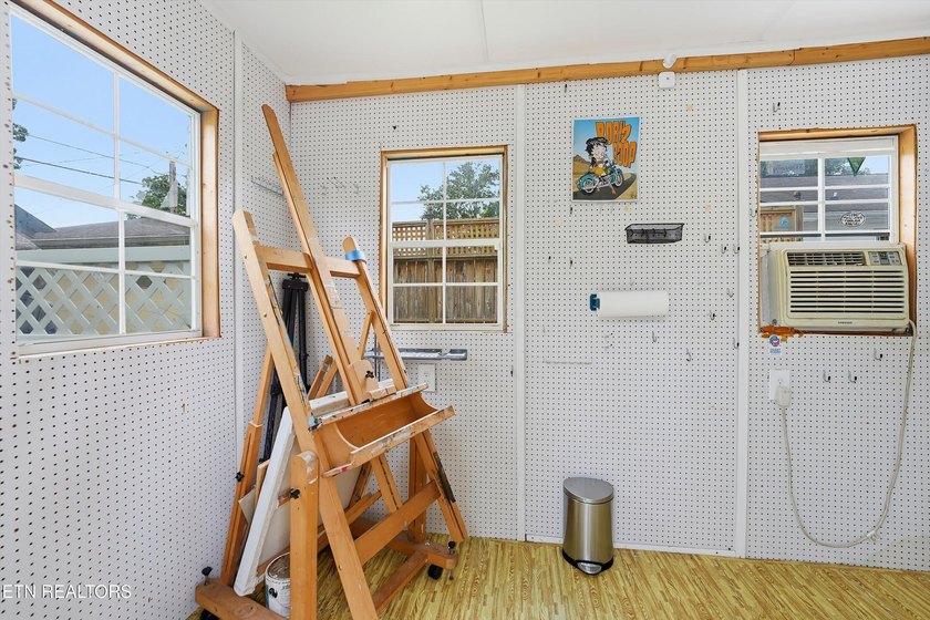 Charming Alcoa Home with Detached Art Studio + Recent Updates in - photo 28