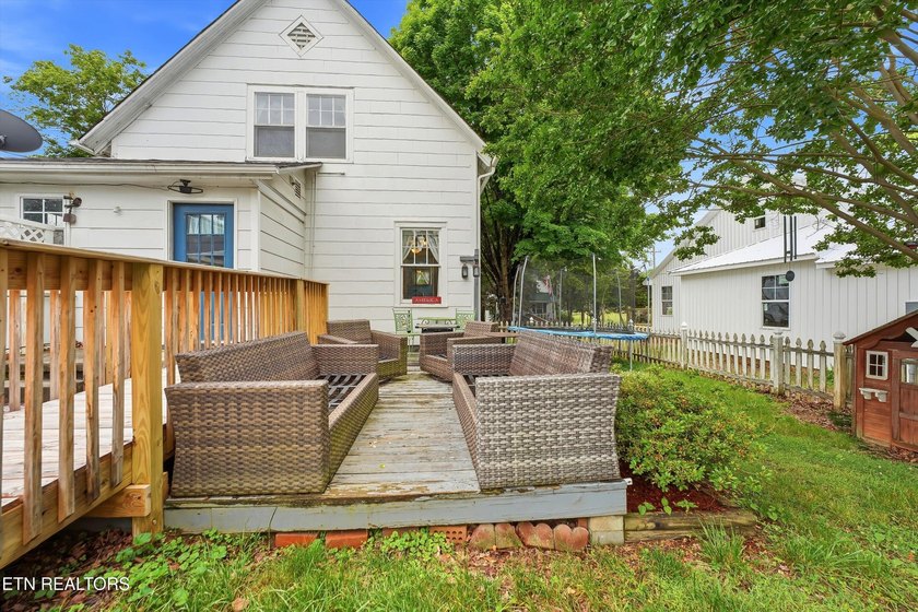 Charming Alcoa Home with Detached Art Studio + Recent Updates in - photo 30