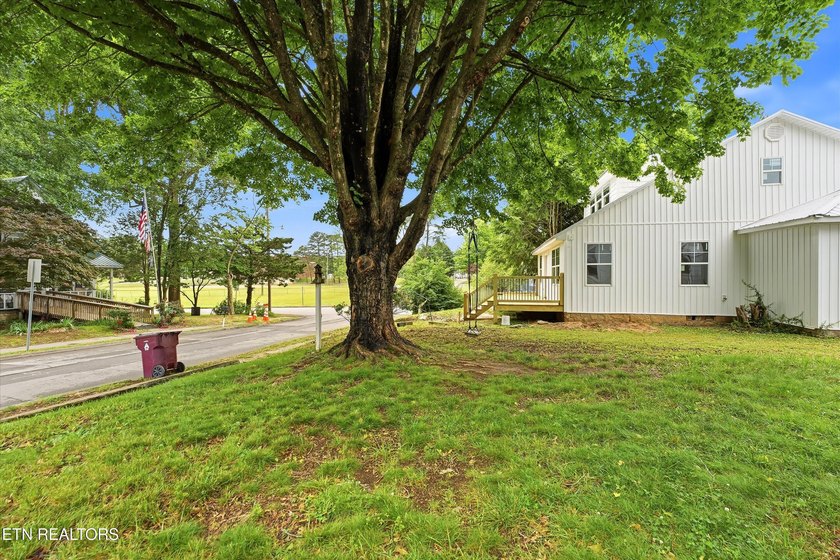 Charming Alcoa Home with Detached Art Studio + Recent Updates in - photo 37