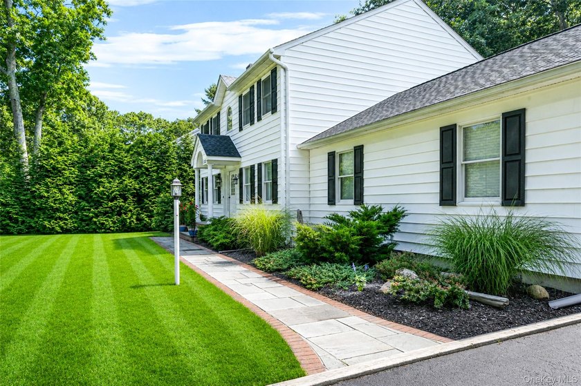 Classic Americana meets the North Fork lifestyle on Southold's - photo 4