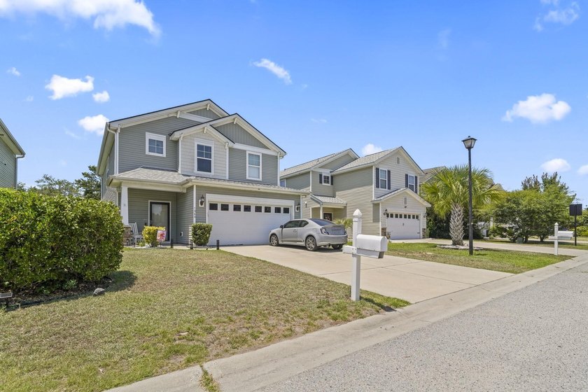 Welcome to 1060 Balmore Drive! This beautifully maintained home - photo 3