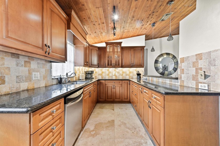 Welcome to Coquina Lakes! This well-maintained 1-story home - photo 6