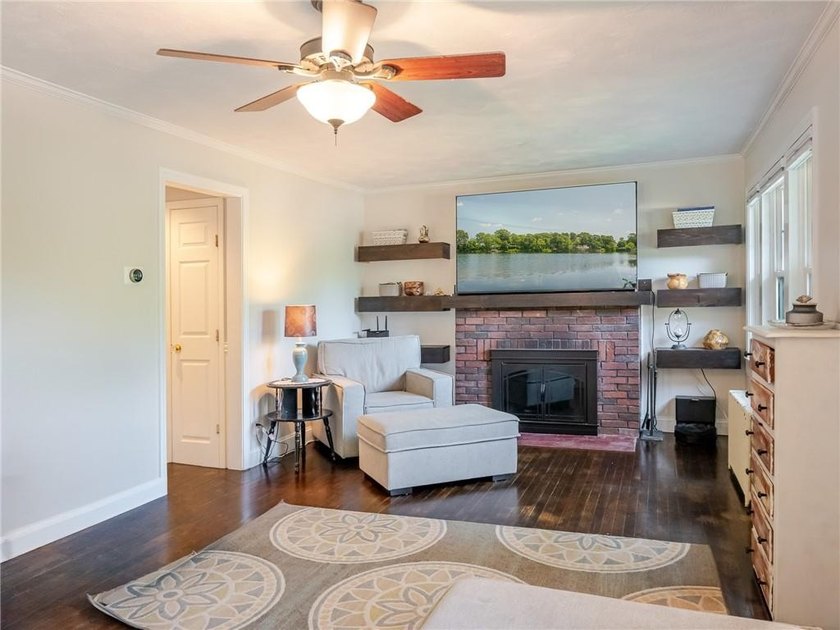 Thoughtfully updated while maintaining its classic character - photo 10