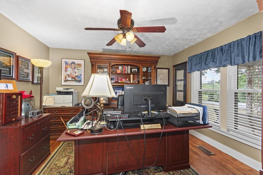 This private *WATERFRONT OASIS OVERLOOKING LAKE BARKLEY* awaits - photo 10