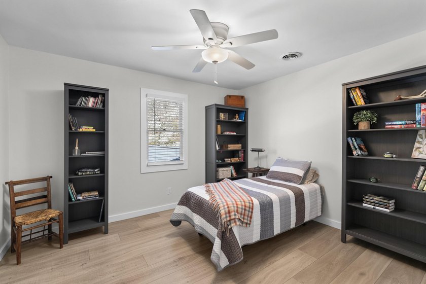 Beautifully Updated Home in a Highly Sought-After Neighborhood - photo 22