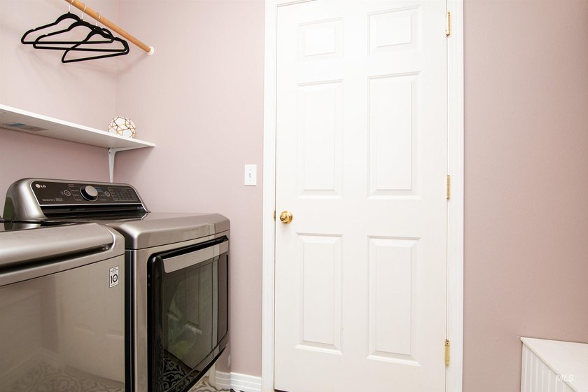 SPECIAL UPGRADE INCLUDED: Professional exterior house and - photo 31