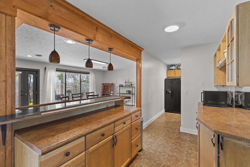 Beautifully Updated Home in a Highly Sought-After Neighborhood - photo 31