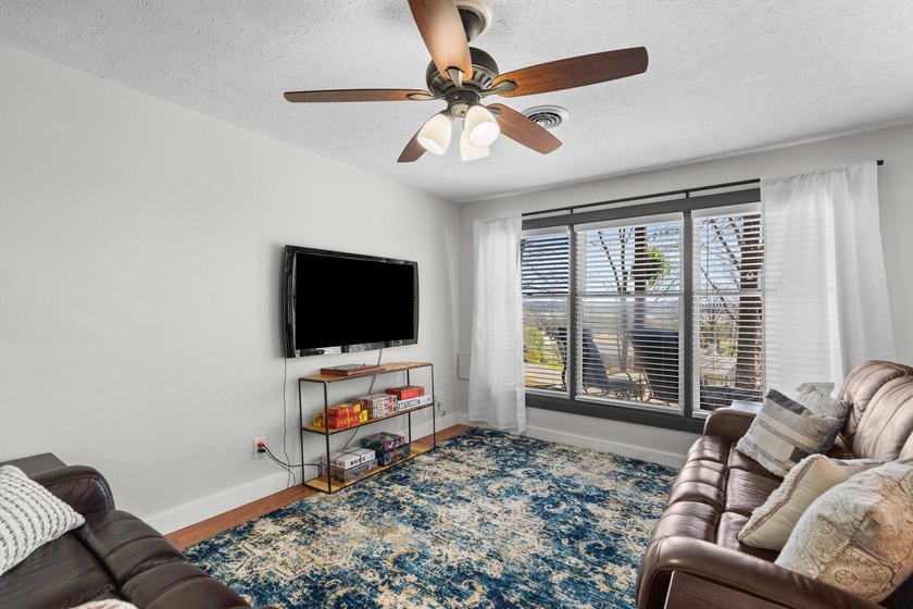 Beautifully Updated Home in a Highly Sought-After Neighborhood - photo 33