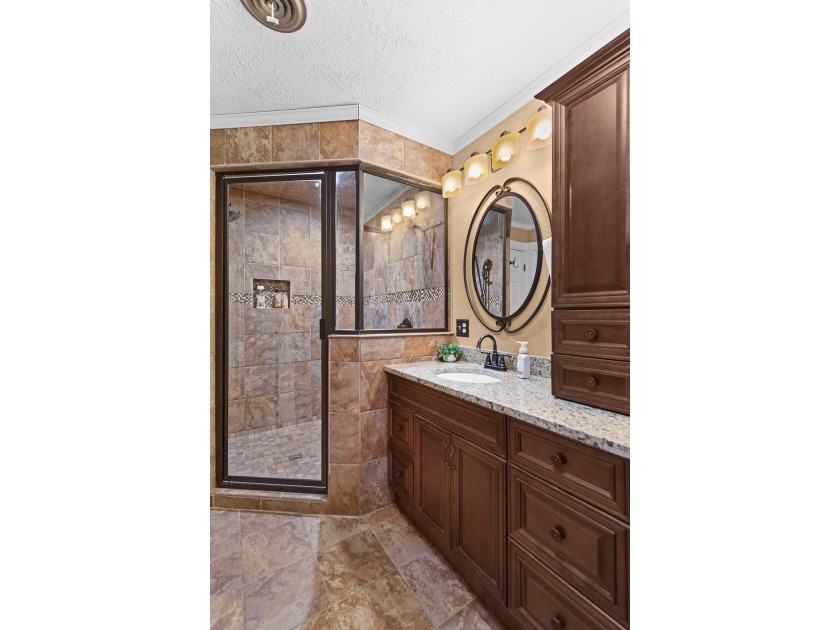 Beautifully Updated Home in a Highly Sought-After Neighborhood - photo 34
