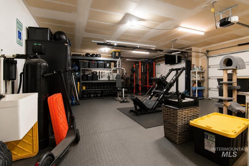 SPECIAL UPGRADE INCLUDED: Professional exterior house and - photo 36