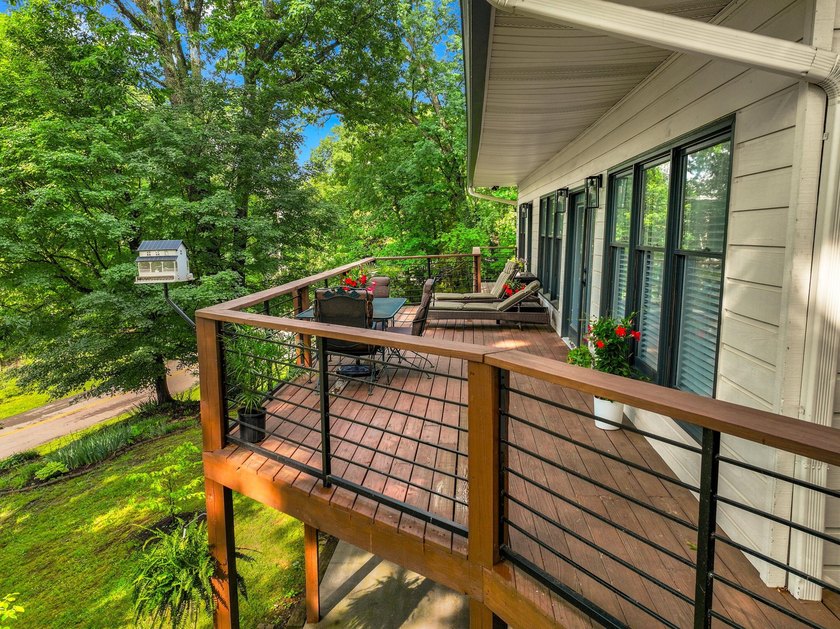 Beautifully Updated Home in a Highly Sought-After Neighborhood - photo 38