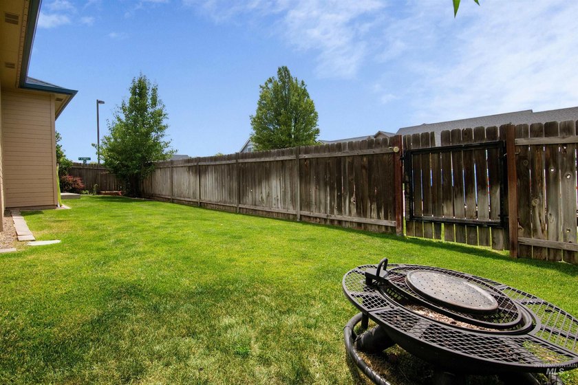 SPECIAL UPGRADE INCLUDED: Professional exterior house and - photo 41