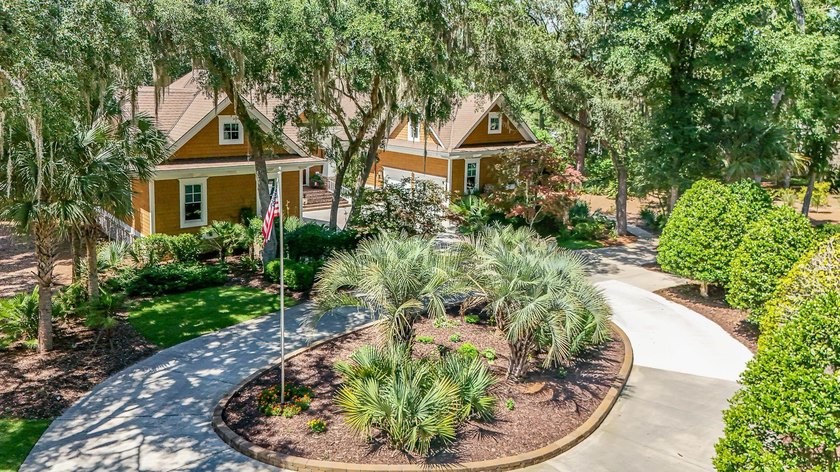 Welcome to an extraordinary waterfront residence in the Island - photo 4