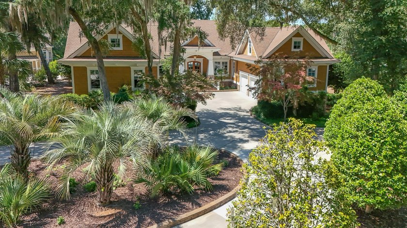 Welcome to an extraordinary waterfront residence in the Island - photo 5