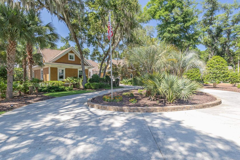 Welcome to an extraordinary waterfront residence in the Island - photo 8