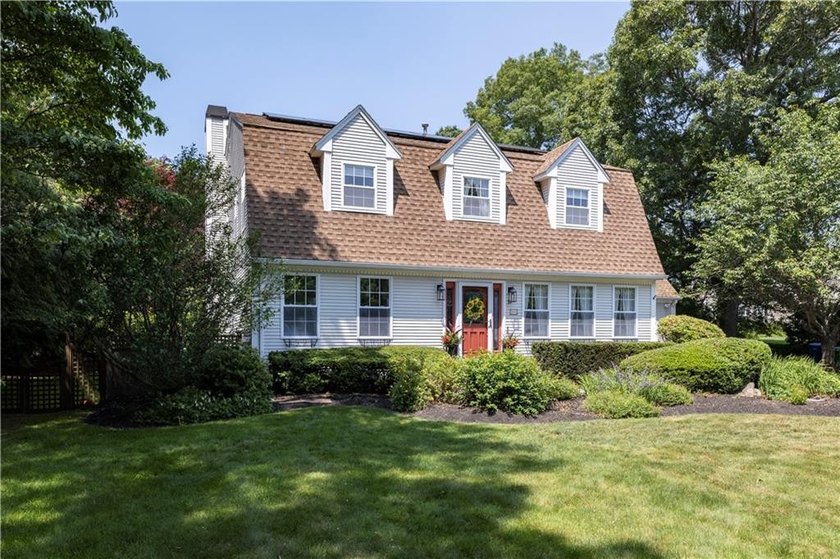 Welcome to this beautifully updated 4-bedroom, 3 full-bath - photo 3