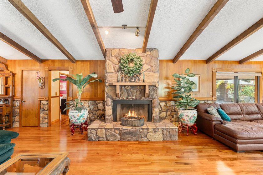 Welcome Home Welcome home to this rustic estate retreat set on 5 - photo 17