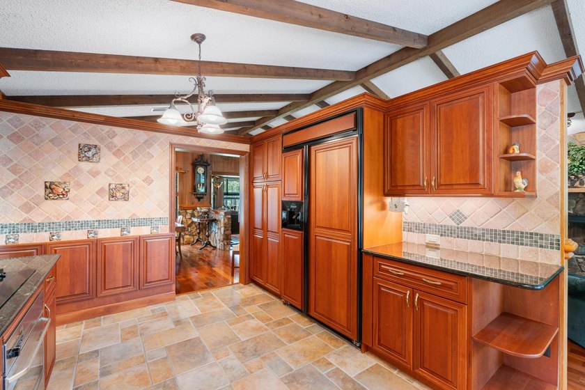 Welcome Home Welcome home to this rustic estate retreat set on 5 - photo 18