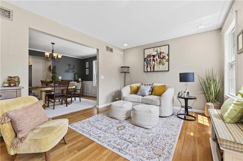 Welcome to this beautifully updated 4-bedroom, 3 full-bath - photo 8